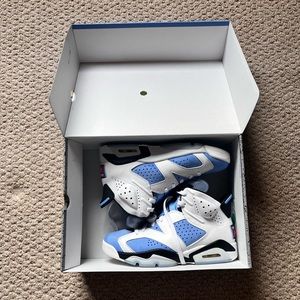 Jordan 6 UNC